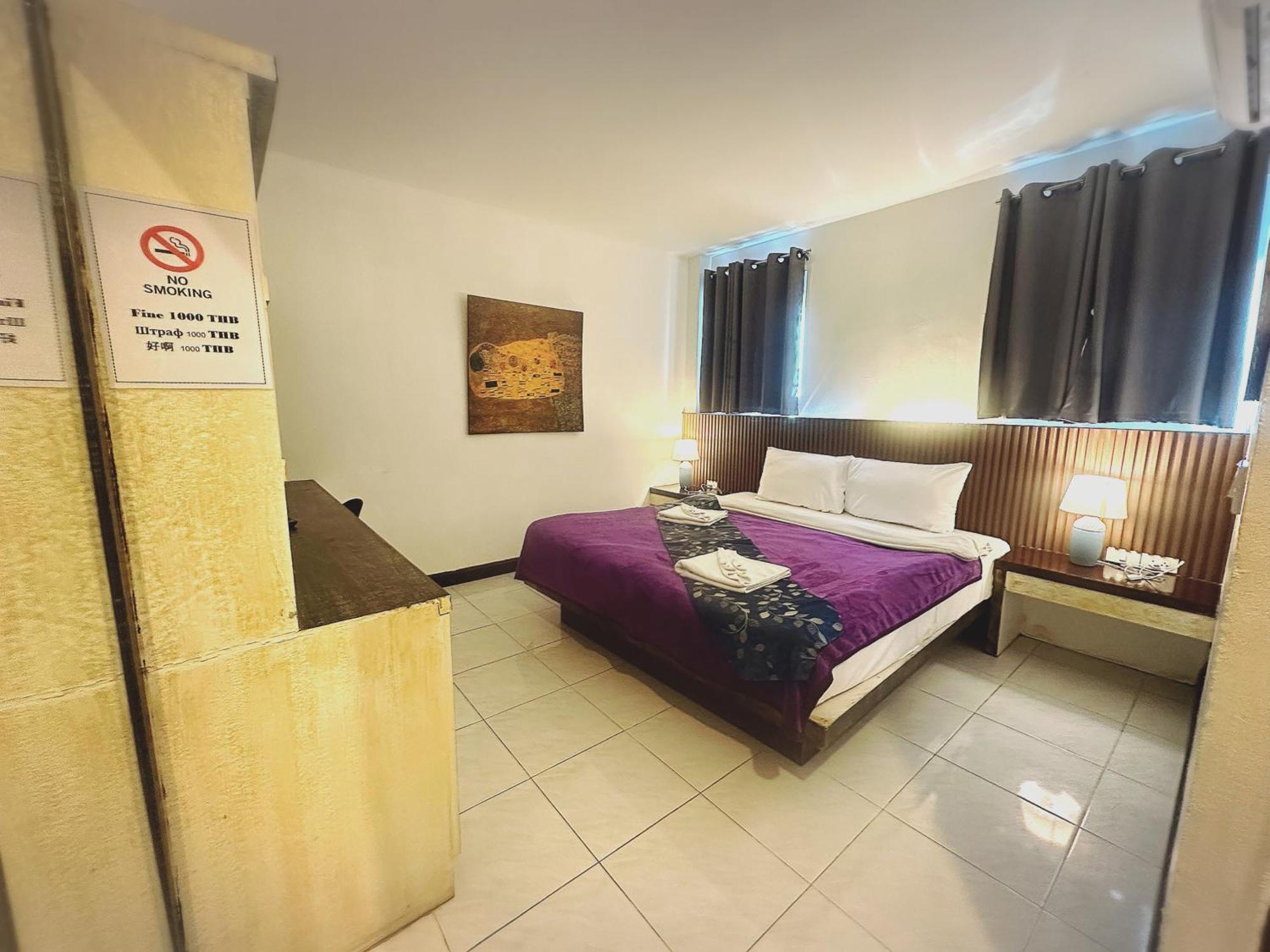 The Shades Hotel 50 Meter Beach Front Patong Екстер'єр фото