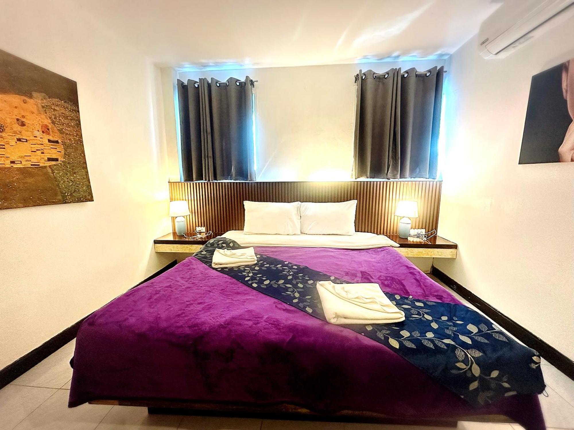 The Shades Hotel 50 Meter Beach Front Patong Екстер'єр фото